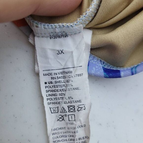 Old Navy Womens One Piece Swimsuit Size 3X Colorful Tropical Beach Vacation Pool - Picture 6 of 8